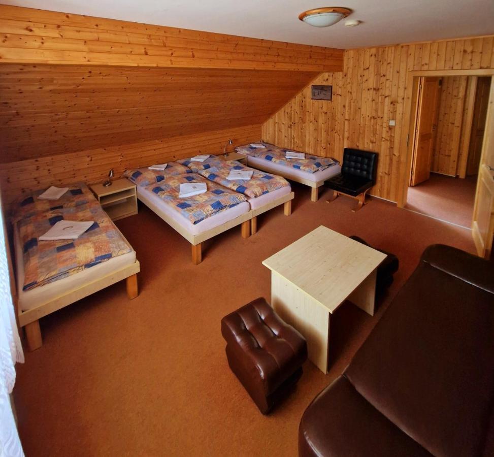 Hostinec U Reky Hotell Ostravice Eksteriør bilde