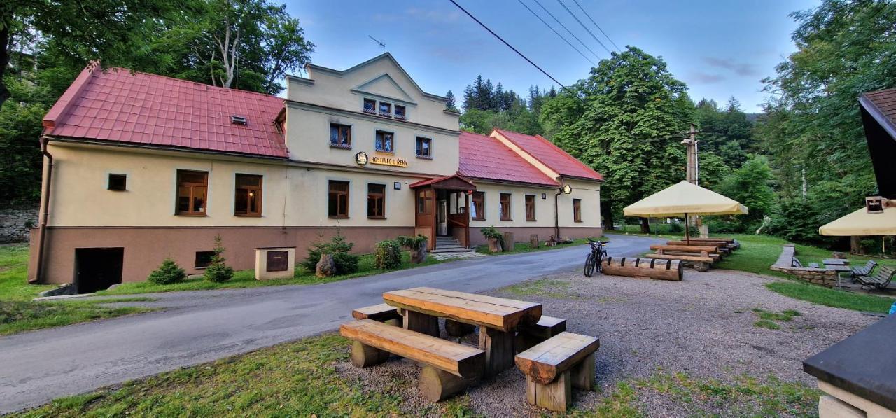 Hostinec U Reky Hotell Ostravice Eksteriør bilde